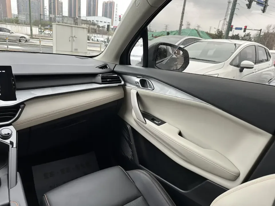 Lynk & Co 06 EM-P Lynk & Co 06 EM-P 2023 PHEV Remix Shero 2022 — thumbnail 3