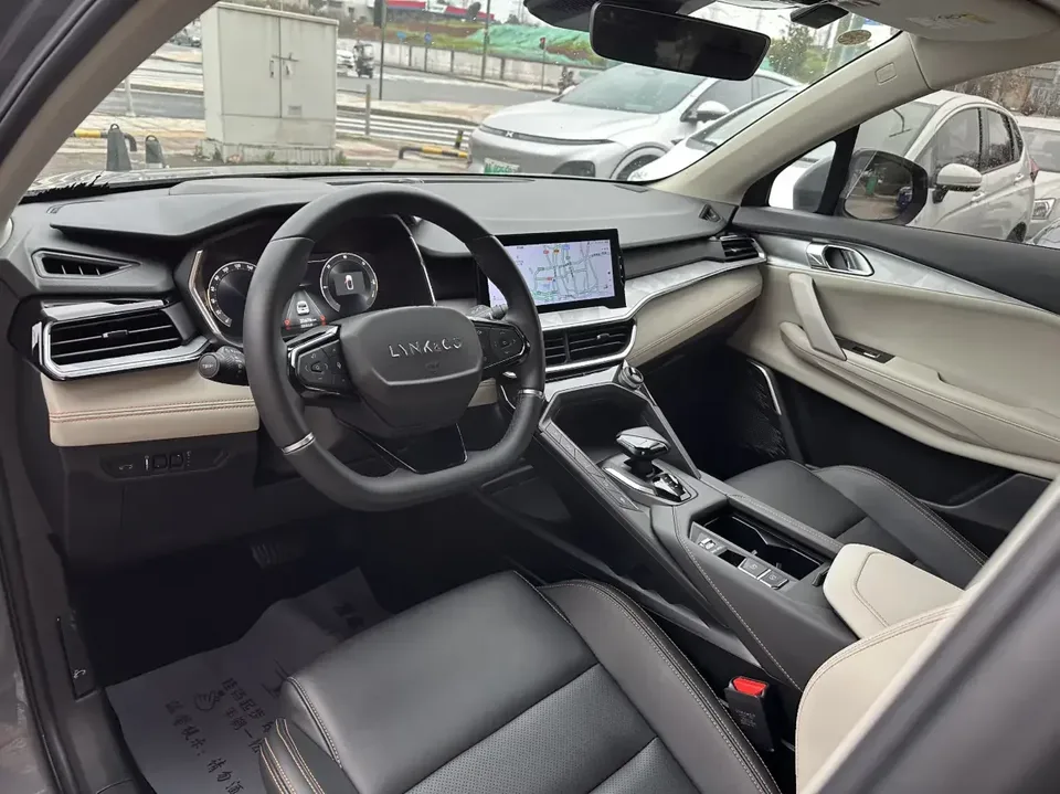 Lynk & Co 06 EM-P Lynk & Co 06 EM-P 2023 PHEV Remix Shero 2022 — thumbnail 4