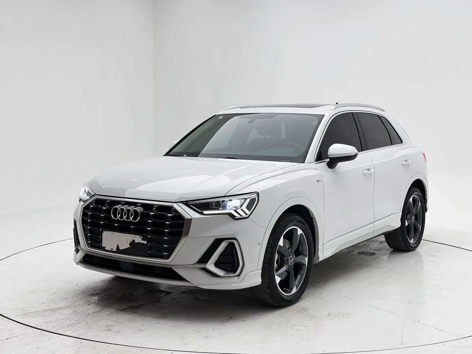 Audi Q3 Audi Q3 2022 35 TFSI Stylish Dynamic 2022 — photo 1, buy with delivery to Moscow
