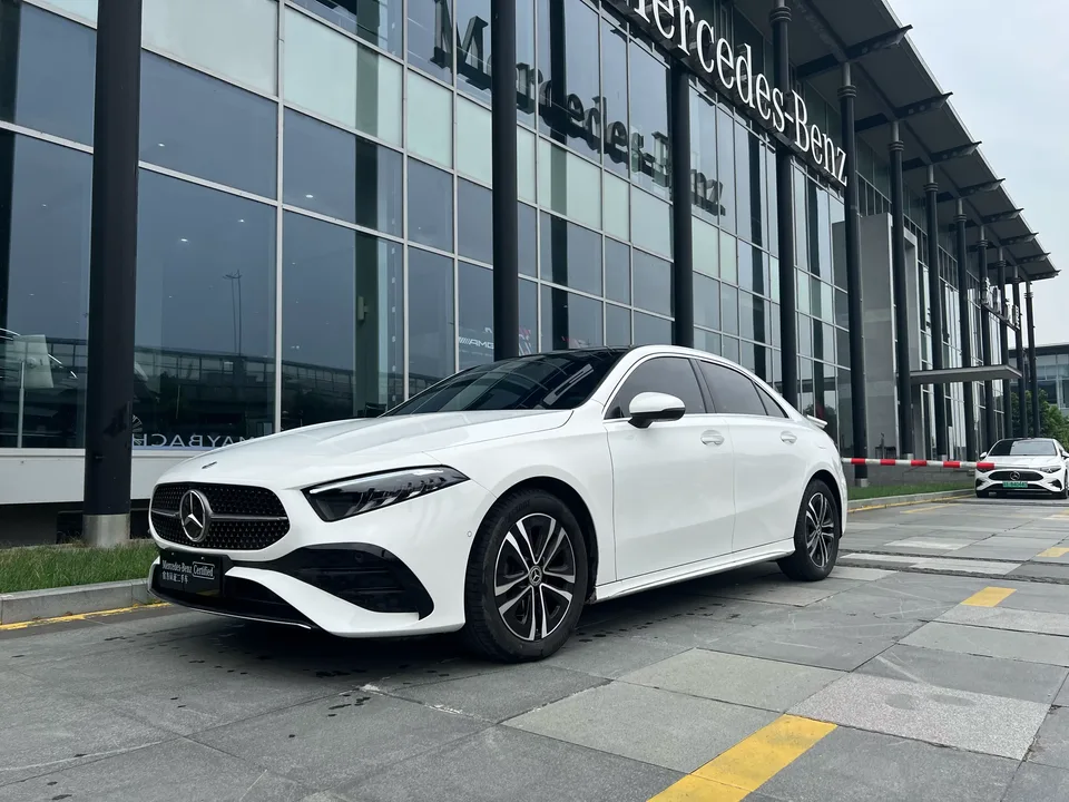 Mercedes-Benz Klasa A Mercedes Benz A Class 2023 A 200 L Sports Sedan Dynamic Edition 2023 — photo 1, buy with delivery to Moscow