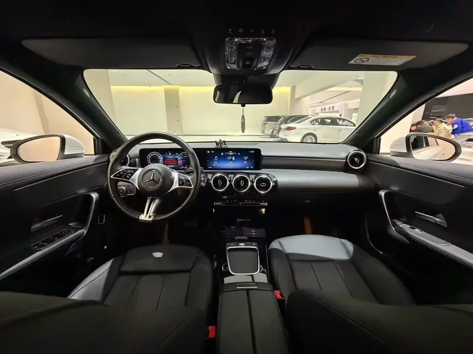 Mercedes-Benz Klasa A Mercedes Benz A Class 2024 A 180L 2024 — thumbnail 3