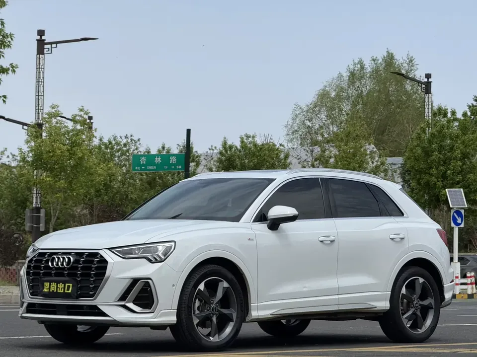 Audi Q3 Audi Q3 2022 35 TFSI Stylish Dynamic 2022 — photo 1, buy with delivery to Moscow