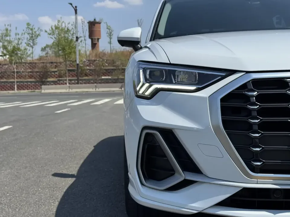 Audi Q3 Audi Q3 2021 35 TFSI Stylish Dynamic 2022 — thumbnail 2