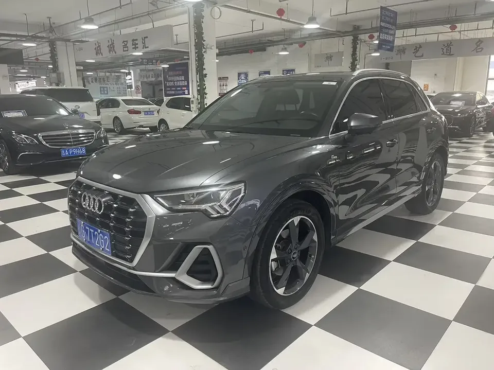 Audi Q3 Audi Q3 2022 35 TFSI Stylish Dynamic 2022 — photo 1, buy with delivery to Moscow