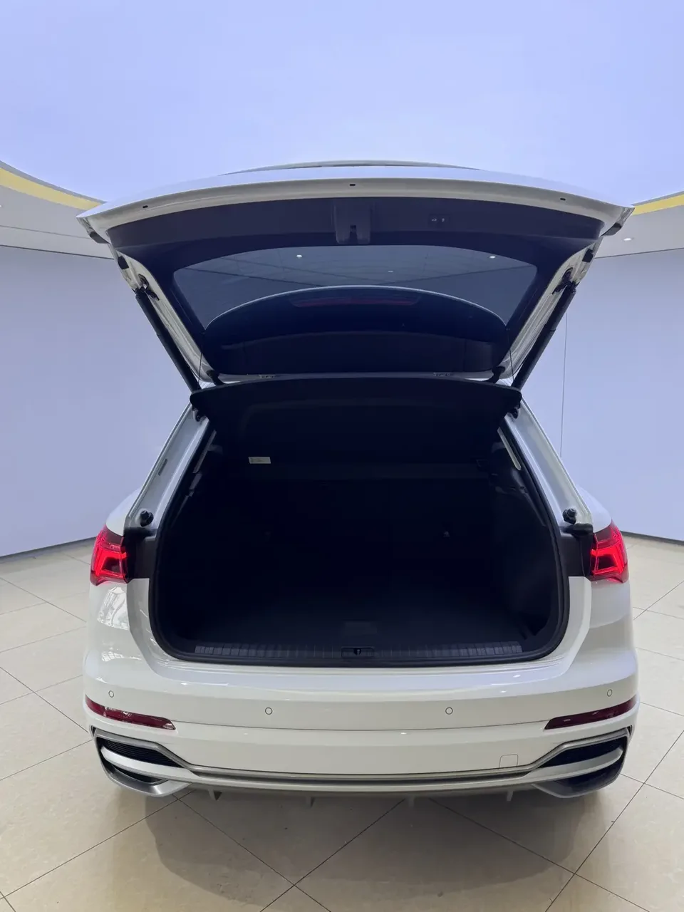 Audi Q3 Audi Q3 2022 35 TFSI Stylish Dynamic 2022 — миниатюра 3