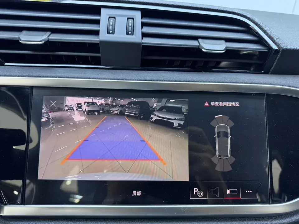 Audi Q3 Audi Q3 2022 35 TFSI Stylish Dynamic 2022 — миниатюра 4