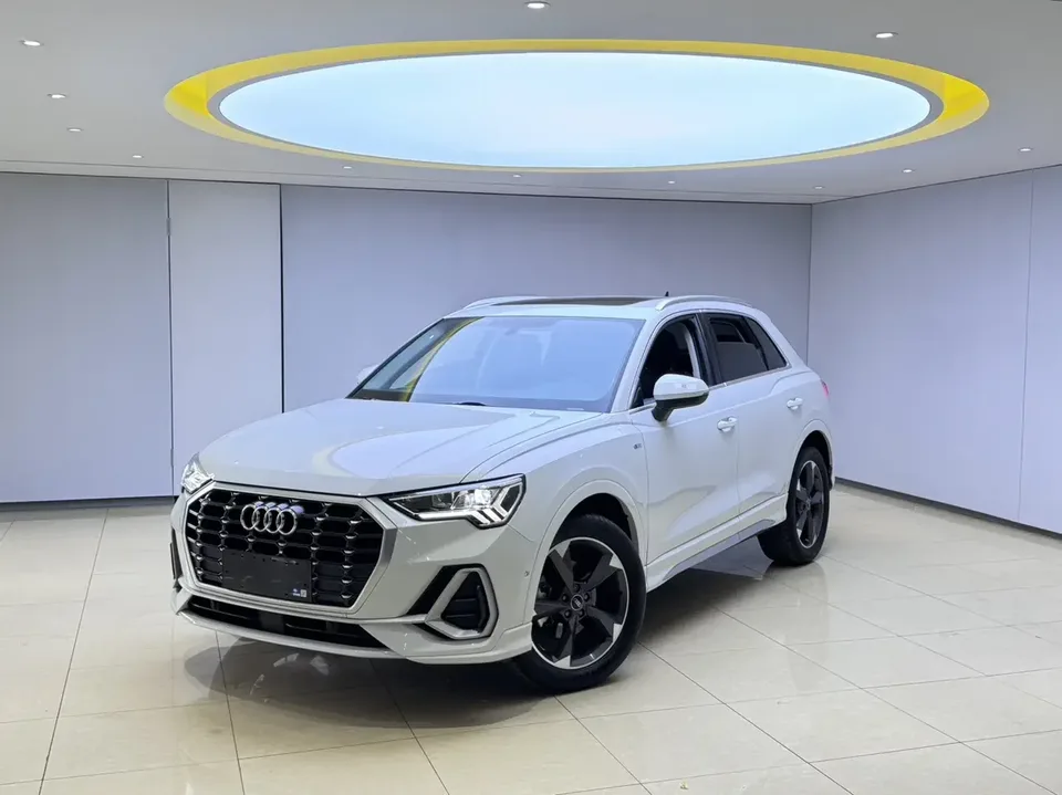 Audi Q3 Audi Q3 2022 35 TFSI Stylish Dynamic 2022 — фото 1, купить с доставкой в Москву