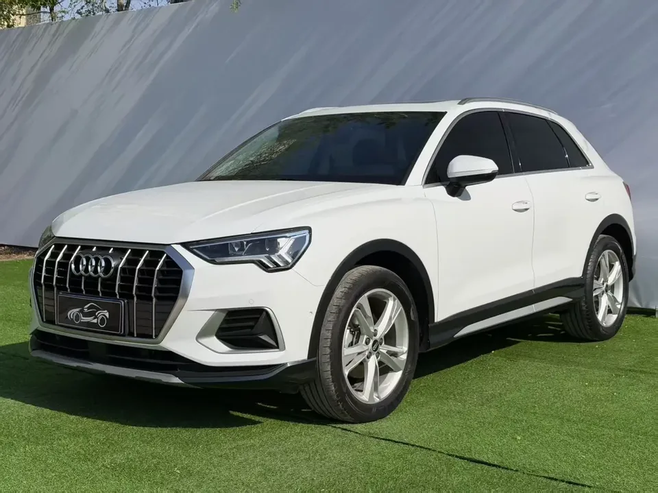 Audi Q3 Audi Q3 2021 35 TFSI Stylish and Elegant 2022 — photo 1, buy with delivery to Moscow