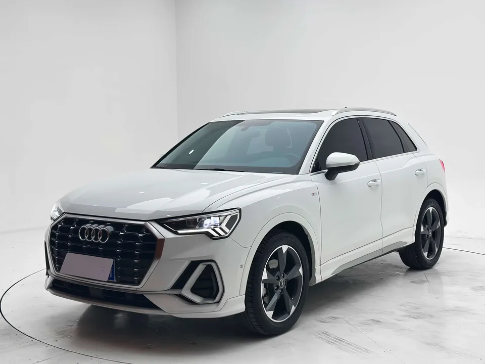 Audi Q3 Audi Q3 2022 35 TFSI Stylish Dynamic 2022 — photo 1, buy with delivery to Moscow