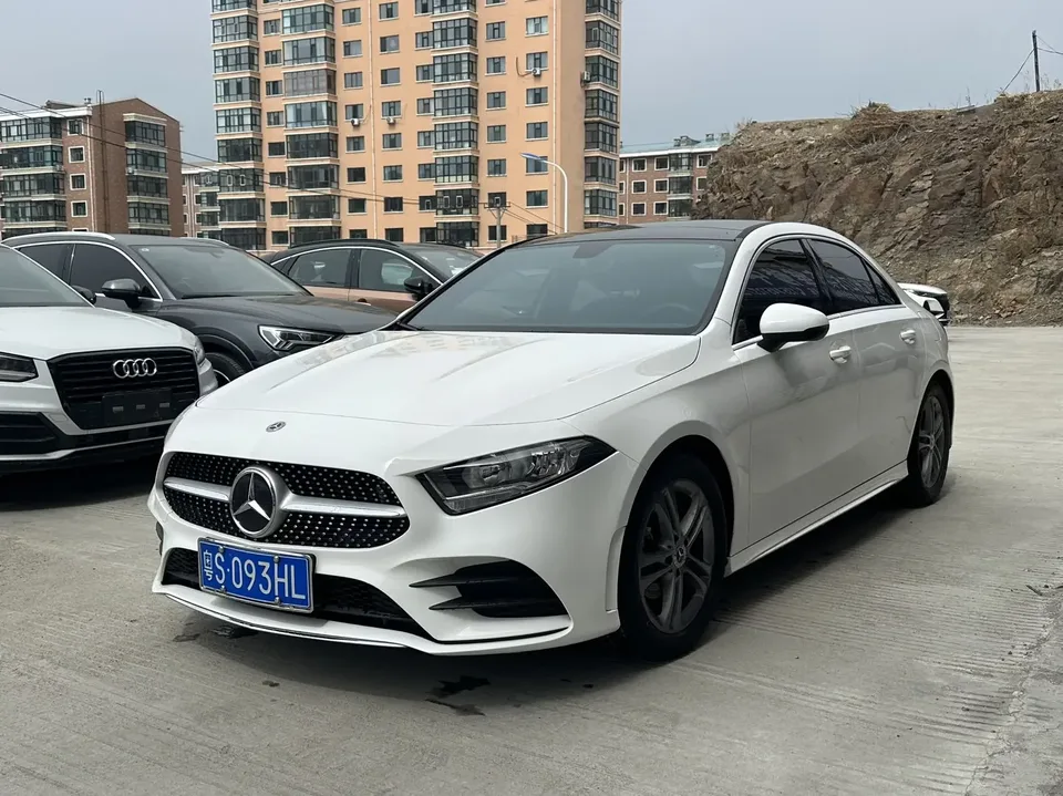 Mercedes-Benz Klasa A Mercedes Benz A Class 2022 A 180L 2022 — photo 1, buy with delivery to Moscow