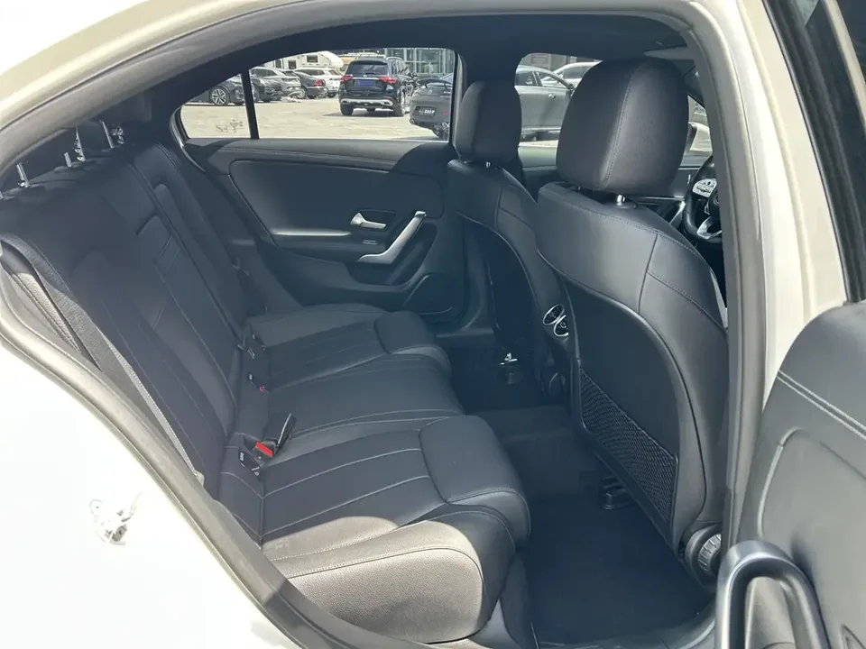 Mercedes-Benz Klasa A Mercedes Benz A Class 2022 A 200 L Sports Sedan Dynamic Edition 2022 — thumbnail 3
