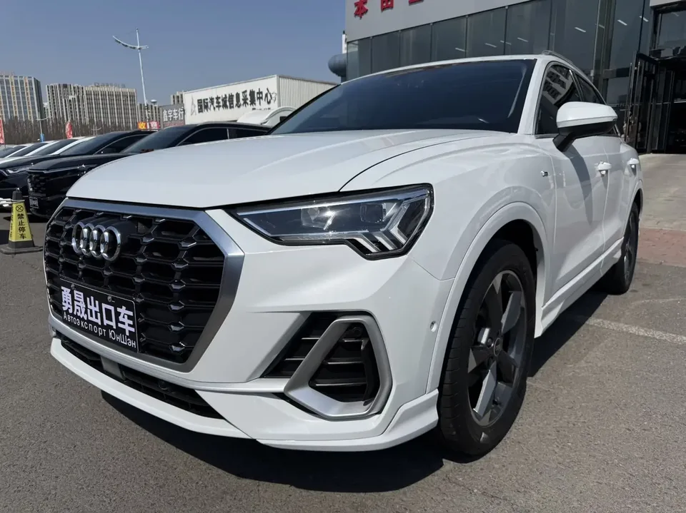 Audi Q3 Audi Q3 2022 35 TFSI Stylish Dynamic 2022 — photo 1, buy with delivery to Moscow