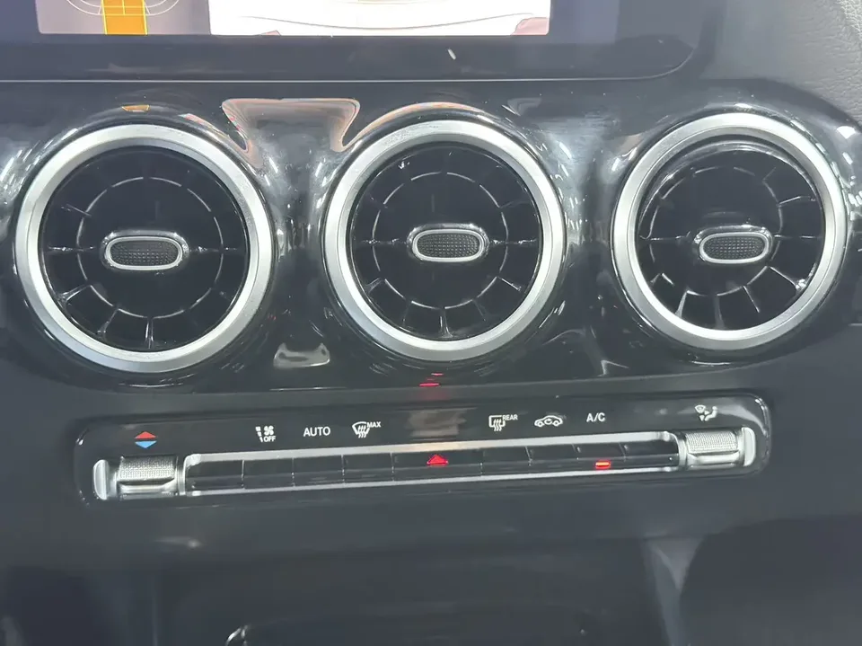 Mercedes-Benz GLA Mercedes-Benz GLA 2022 GLA 180 2022 — thumbnail 3
