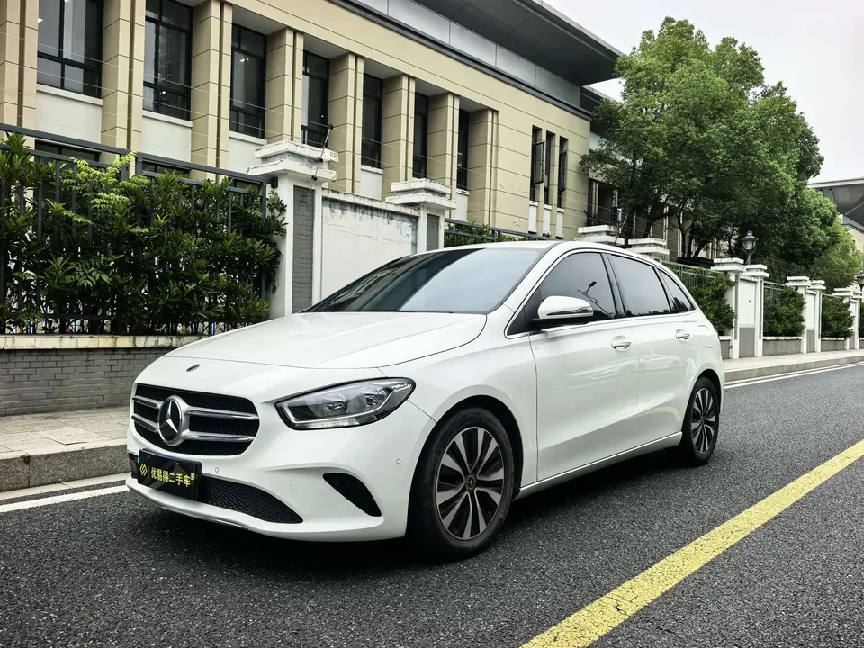 Mercedes-Benz B-Class Mercedes Benz B Class 2022 B 180 Fashionable 2022 — photo 1, buy with delivery to Moscow