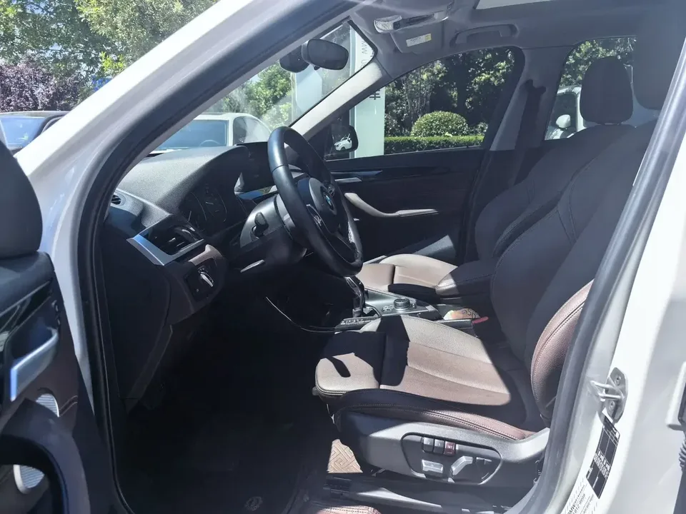BMW X1 BMW X1 2021 sDrive20Li Premium 2022 — thumbnail 4