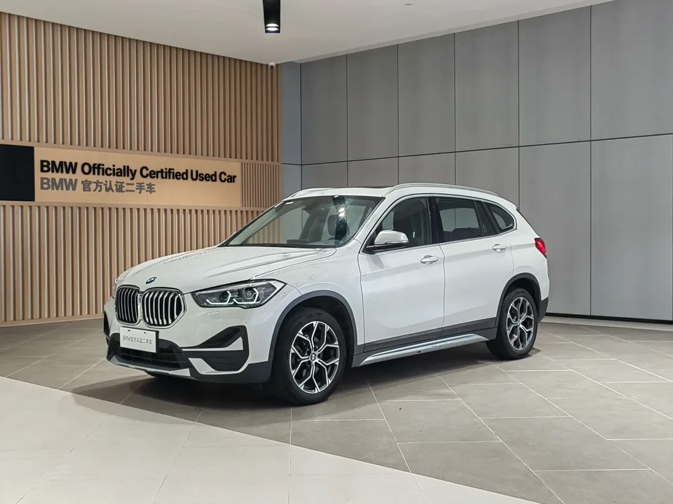 BMW X1 BMW X1 2022 sDrive20Li Fashion 2023 — фото 1, купить с доставкой в Москву