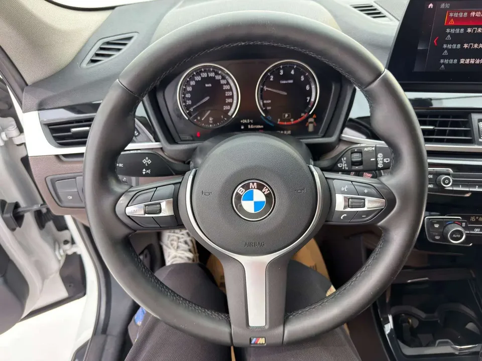 BMW X1 BMW X1 2022 sDrive20Li Premium 2022 — thumbnail 4