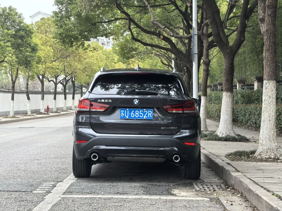 BMW X1 BMW X1 2022 sDrive25Li Leading Model 2022 — thumbnail 2