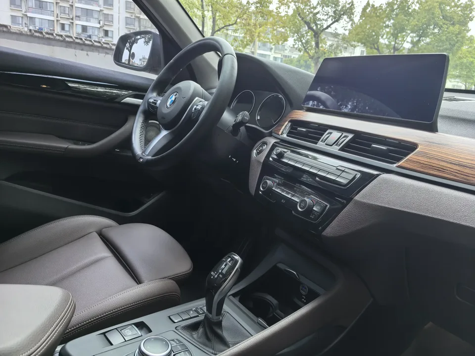 BMW X1 BMW X1 2022 sDrive25Li Leading Model 2022 — thumbnail 3