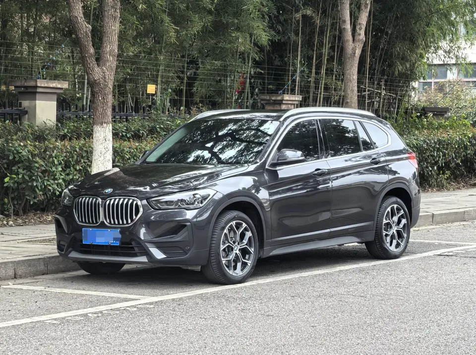BMW X1 BMW X1 2022 sDrive25Li Leading Model 2022 — photo 1, buy with delivery to Moscow