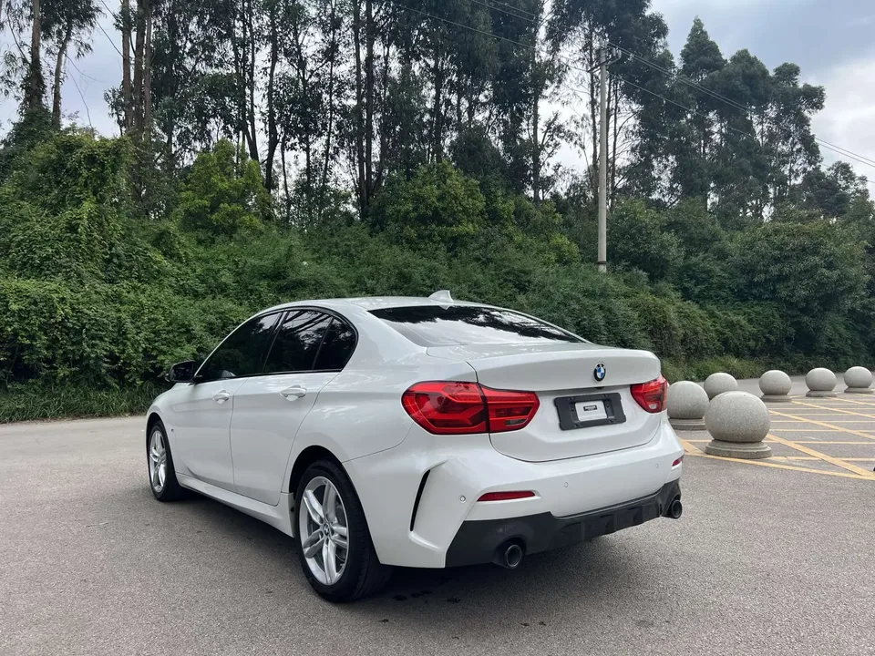 BMW 1 Series BMW 1 Series 2023 120i M Sport Night Edition 2022 — thumbnail 2