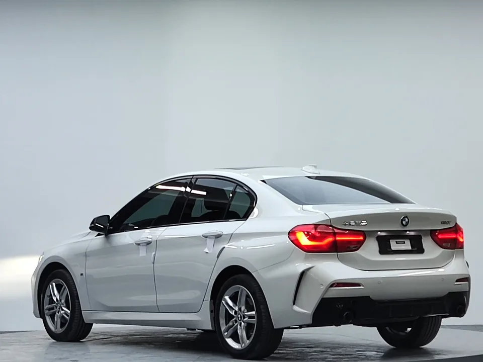 BMW 1 Series BMW 1 Series 2021 120i M Sport Night Edition 2022 — thumbnail 2