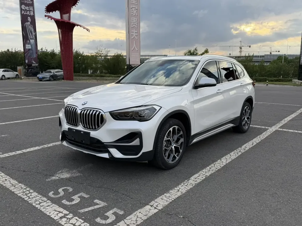 BMW X1 BMW X1 2022 sDrive20Li Fashion 2023 — photo 1, buy with delivery to Moscow