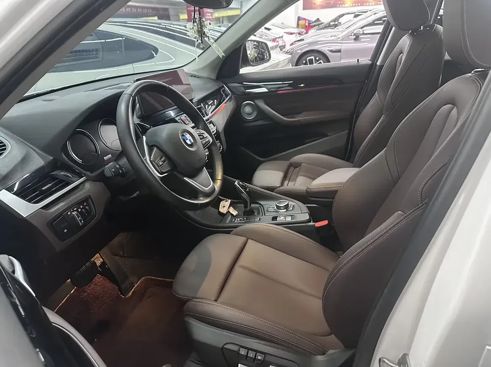 BMW X1 BMW X1 2022 sDrive20Li Fashion 2022 — миниатюра 3