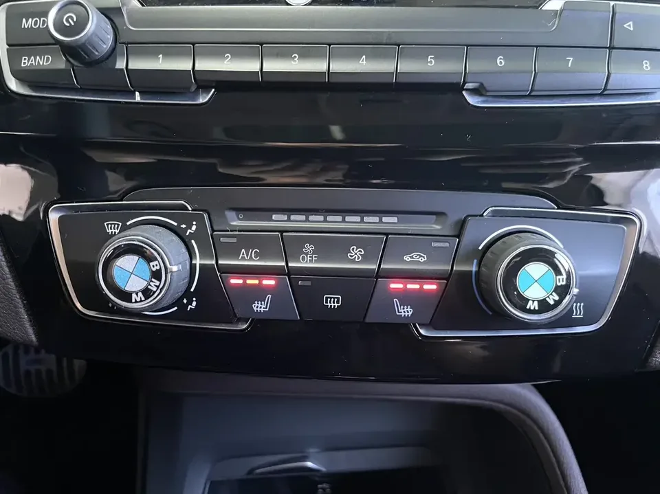 BMW X1 BMW X1 2022 sDrive20Li Fashion 2023 — thumbnail 3