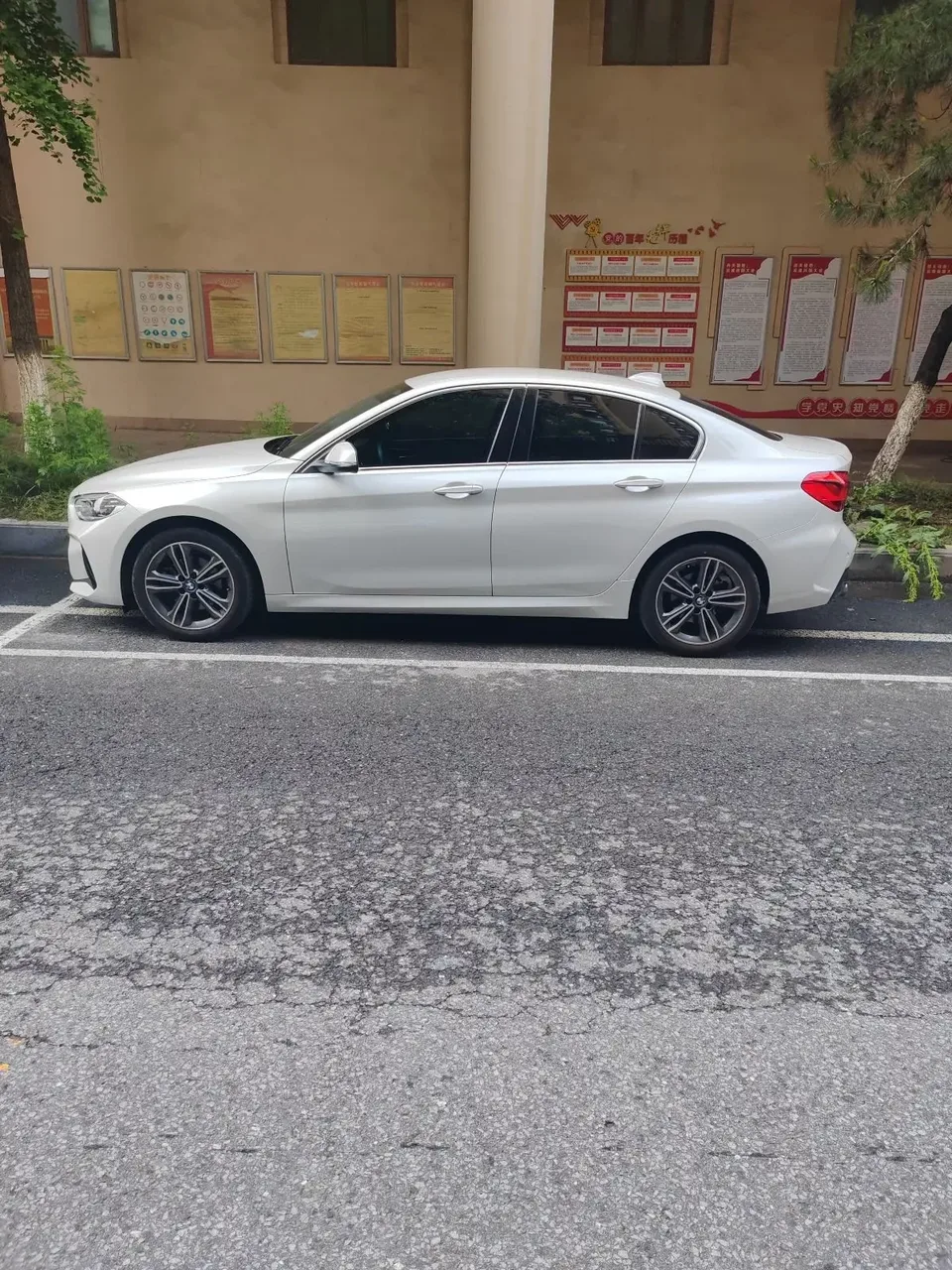 BMW 1 Series BMW 1 Series 2021 120i M Sport 2022 — thumbnail 4
