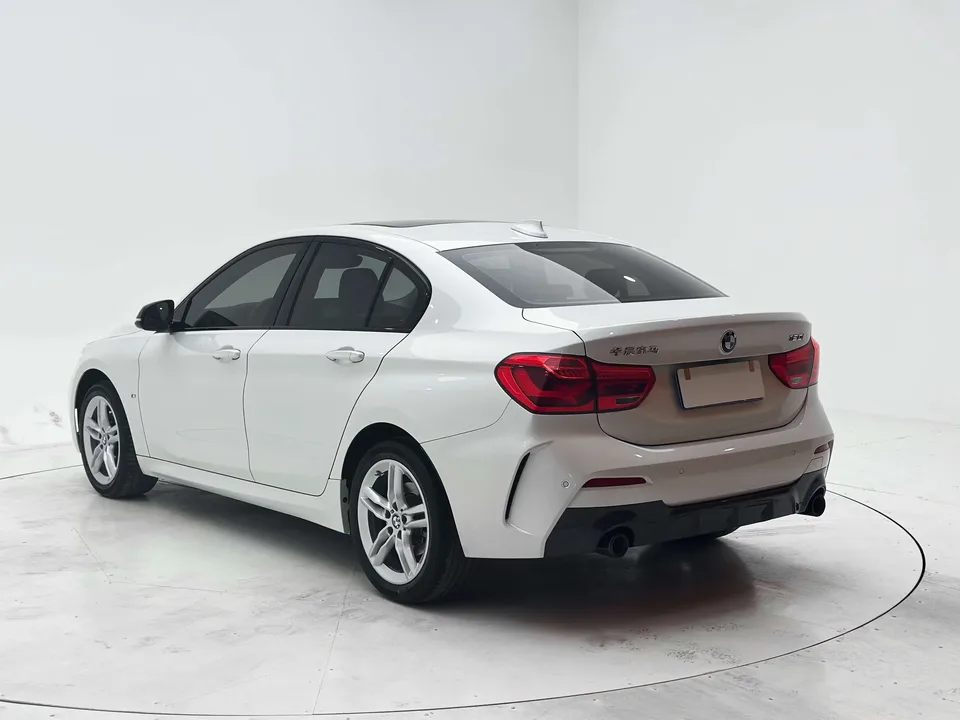 BMW 1 Series BMW 1 Series 2021 120i M Sport Night Edition 2022 — миниатюра 2