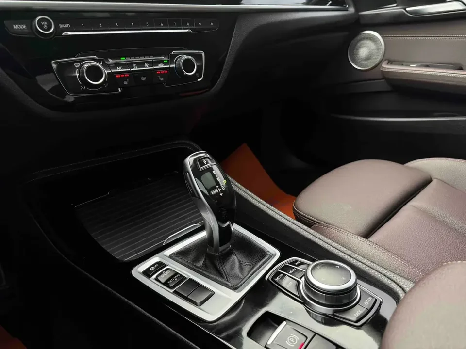 BMW 1 Series BMW 1 Series 2021 120i M Sport Night Edition 2022 — thumbnail 4
