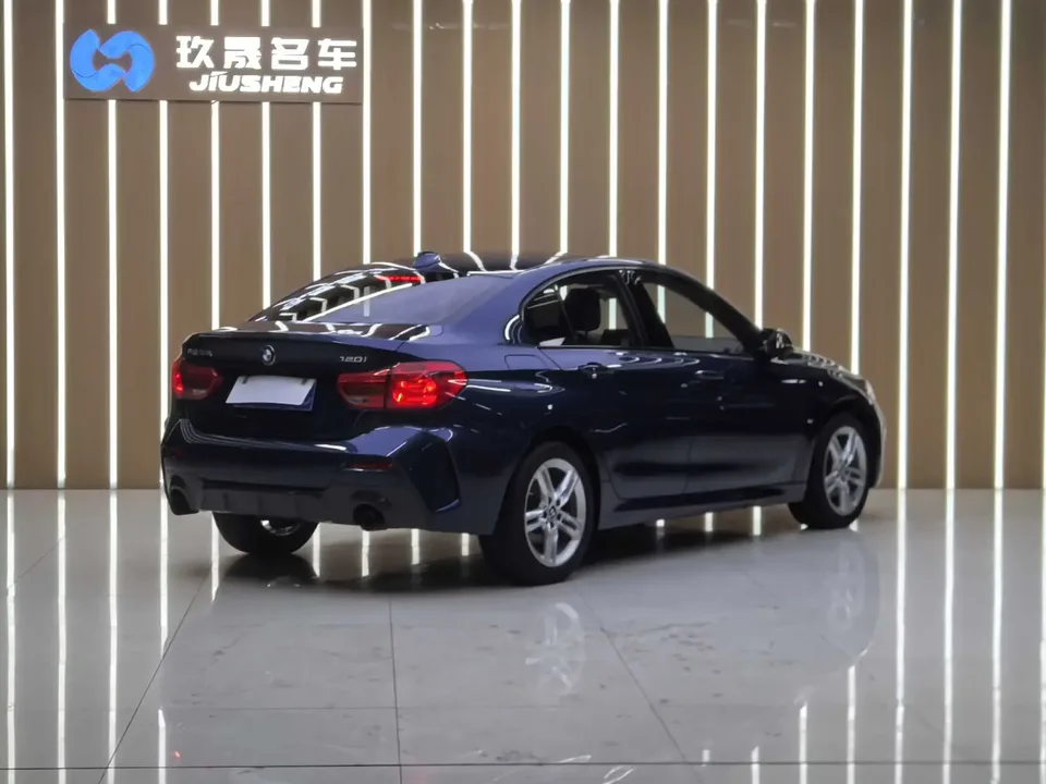 BMW 1 Series BMW 1 Series 2021 120i M Sport Night Edition 2023 — thumbnail 4