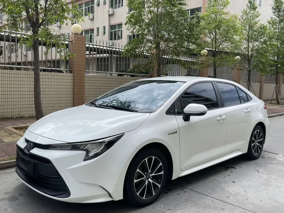 Toyota Levin Lei Ling 2023 Hybrid 1.8L Leading Edition 2023 — photo 1, buy with delivery to Moscow
