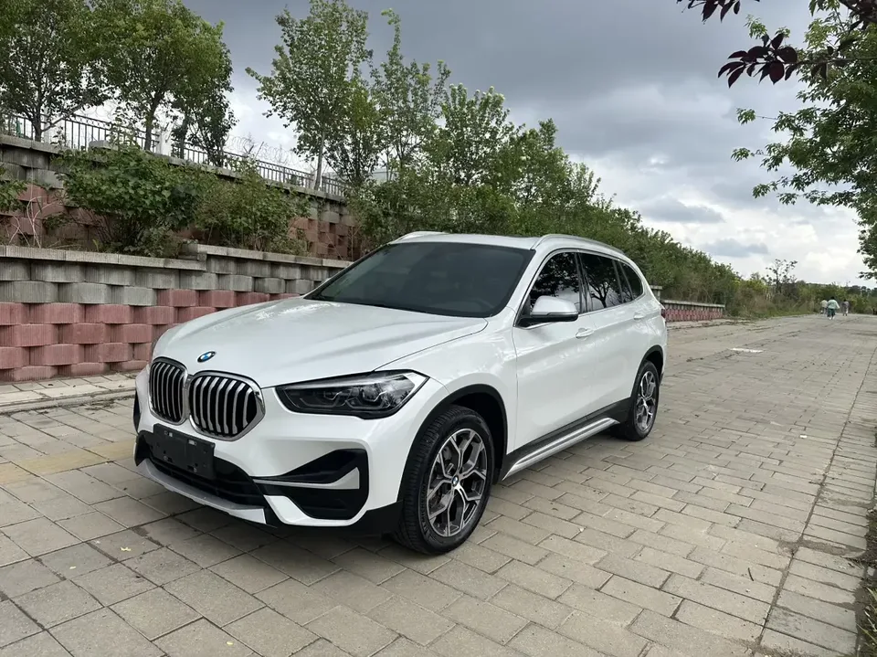 BMW X1 BMW X1 2022 sDrive20Li Fashion 2023 — photo 1, buy with delivery to Moscow