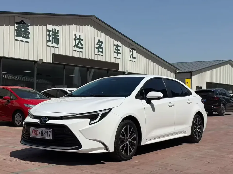 Toyota Levin Lei Ling 2023 Hybrid 1.8L Deluxe Edition 2023 — photo 1, buy with delivery to Moscow