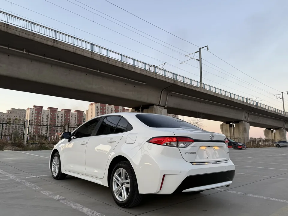Toyota Levin Lei Ling 2022 185T CVT Deluxe Edition 2022 — thumbnail 2