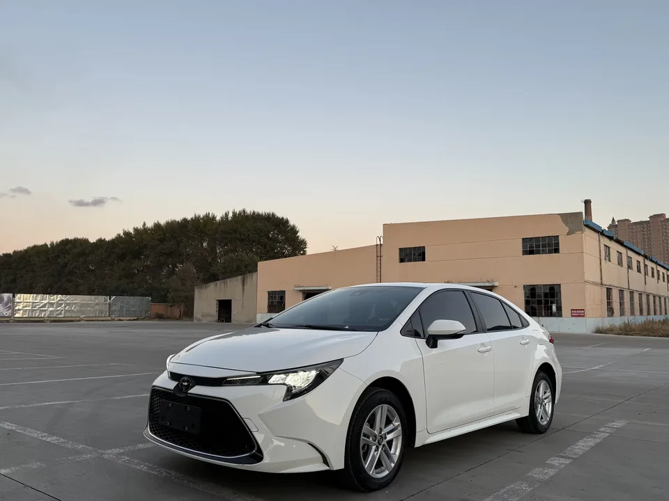 Toyota Levin Lei Ling 2022 185T CVT Deluxe Edition 2022 — photo 1, buy with delivery to Moscow