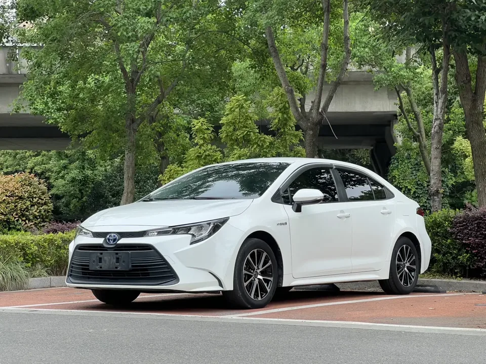 Toyota Levin Lei Ling 2023 Hybrid 1.8L Sports Edition 2023 — photo 1, buy with delivery to Moscow