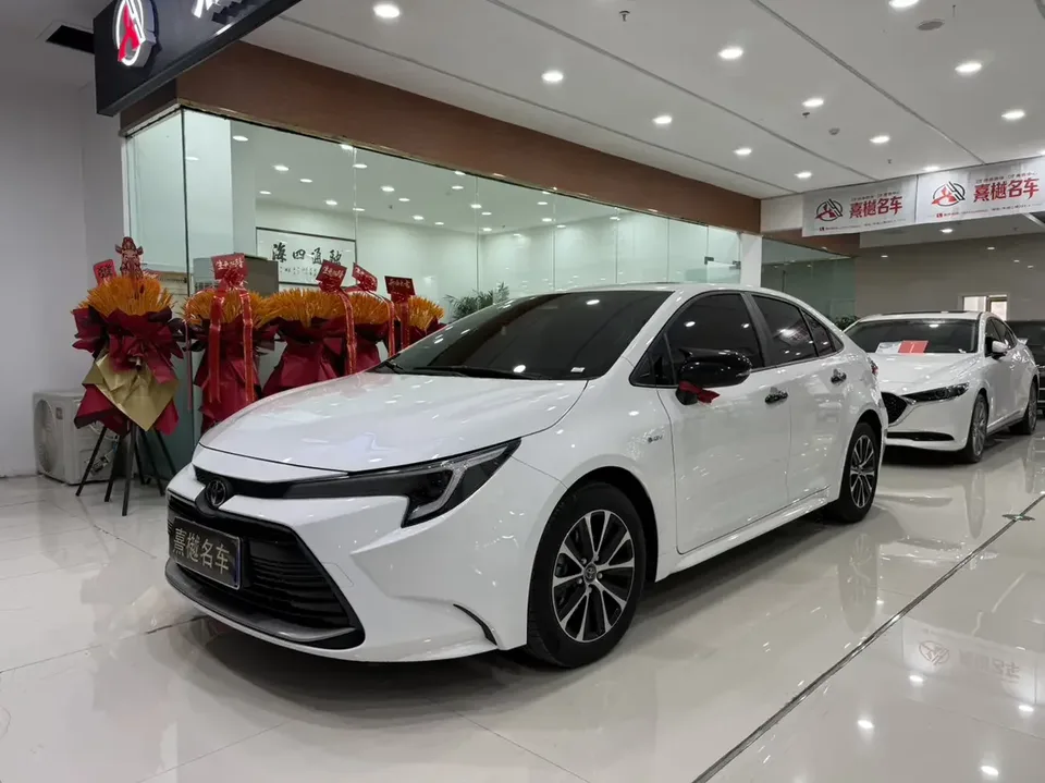 Toyota Levin Lei Ling 2024 Hybrid 1.8L Deluxe Edition 2025 — photo 1, buy with delivery to Moscow