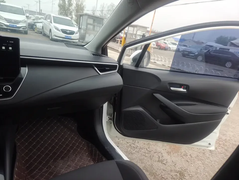 Toyota Levin Lei Ling 2023 Hybrid 1.8L Sports Edition 2023 — миниатюра 3