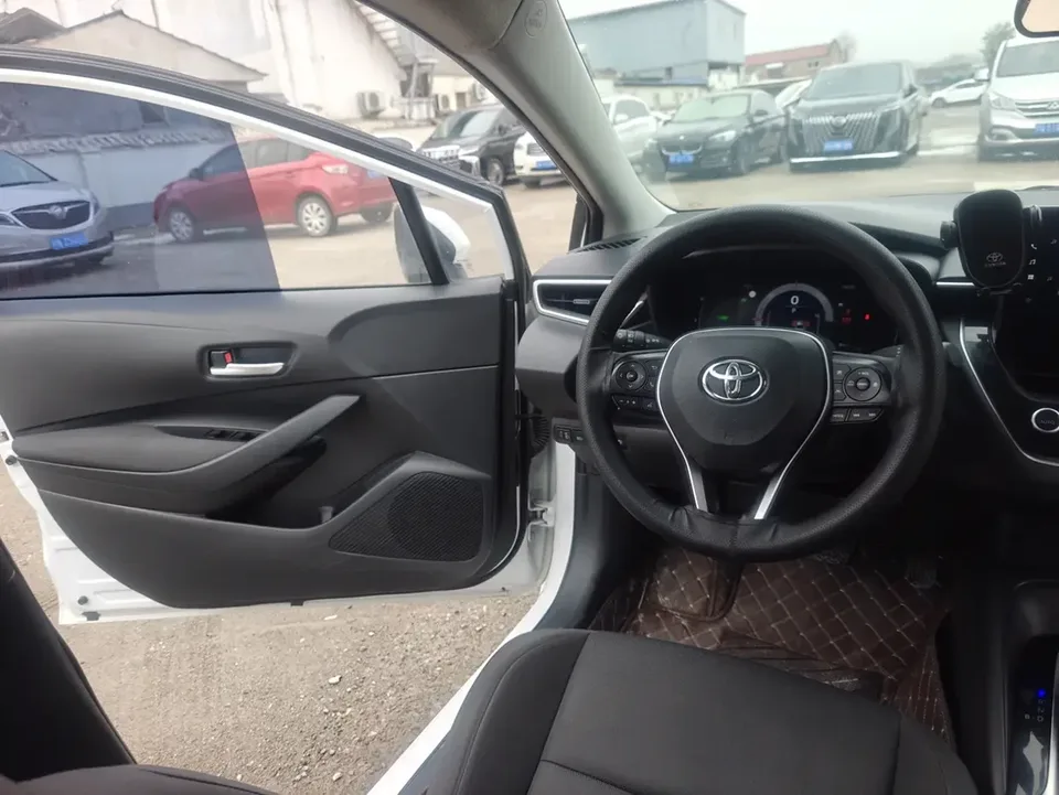 Toyota Levin Lei Ling 2023 Hybrid 1.8L Sports Edition 2023 — миниатюра 4