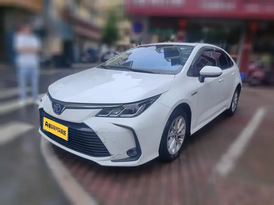 Toyota Corolla Corolla 2021 Dual Engine 1.8L E-CVT Elite Edition 2022 — photo 1, buy with delivery to Moscow
