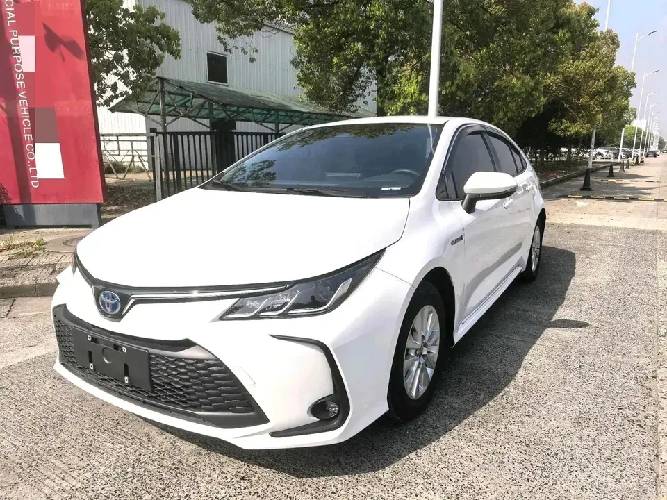 Toyota Corolla Corolla 2023 Intelligent Electric Hybrid Dual Engine 1.8L E-CVT Pioneer Edition 2023 — photo 1, buy with delivery to Moscow