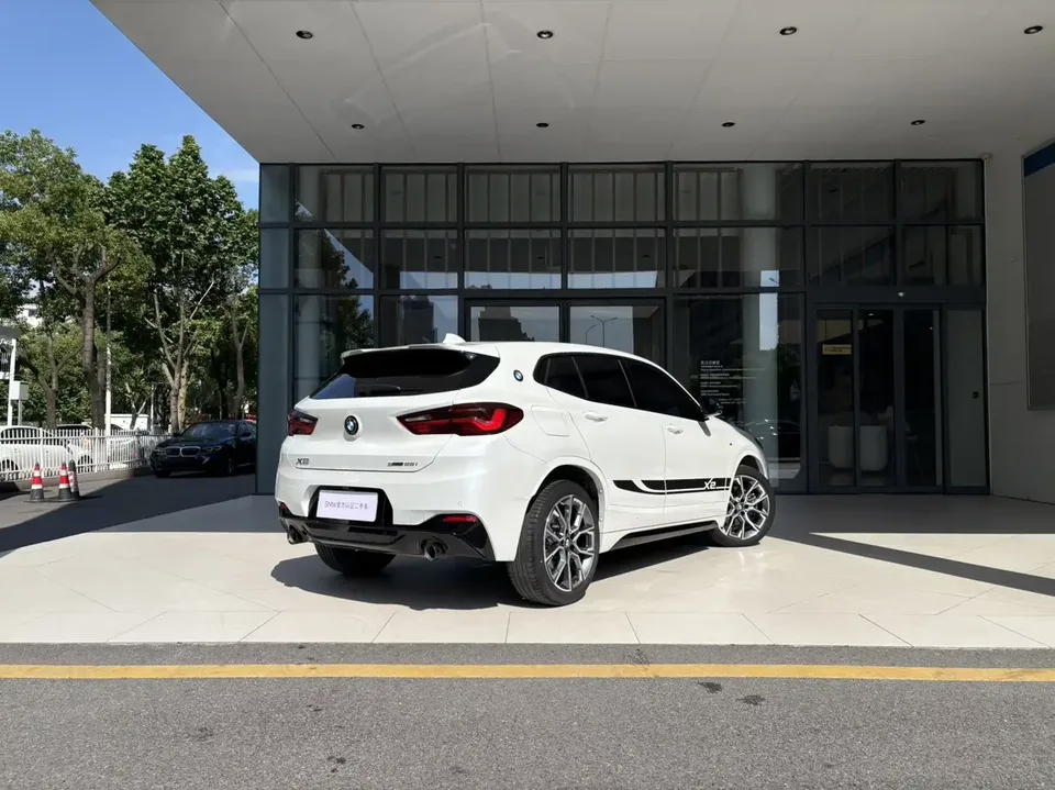 BMW X2 BMW X2 2022 sDrive25i M Off-Road Package 2022 — thumbnail 2