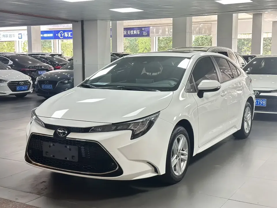 Toyota Levin Lei Ling 2022 185T CVT Deluxe Edition 2023 — photo 1, buy with delivery to Moscow