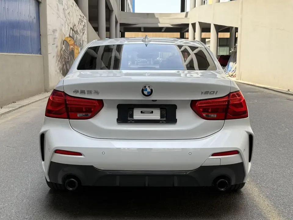BMW 1 Series BMW 1 Series 2021 120i M Sport Night Edition 2022 — thumbnail 2