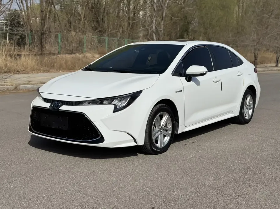 Toyota Levin Lei Ling 2022 Hybrid 1.8H E-CVT Progressive Edition 2022 — photo 1, buy with delivery to Moscow