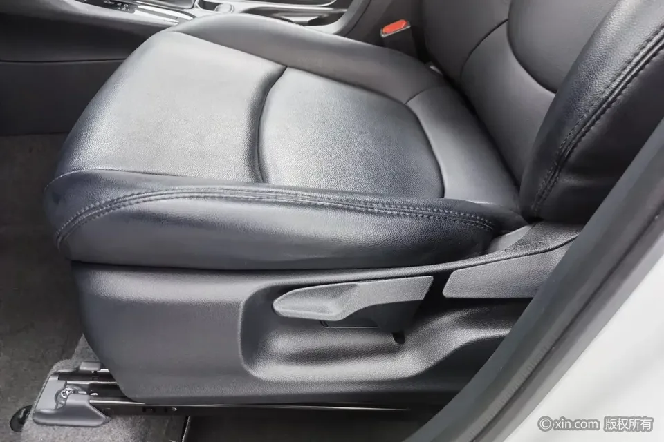 Toyota CorollaCross Corolla Sharp 2023 2.0L CVT Pioneer Edition 2024 — thumbnail 5