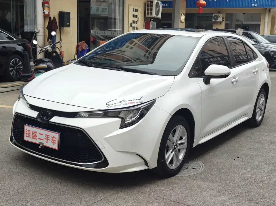 Toyota Levin Lei Ling 2022 185T CVT Deluxe Edition 2022 — photo 1, buy with delivery to Moscow
